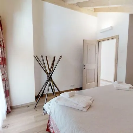Apartment Grevasalvas - *